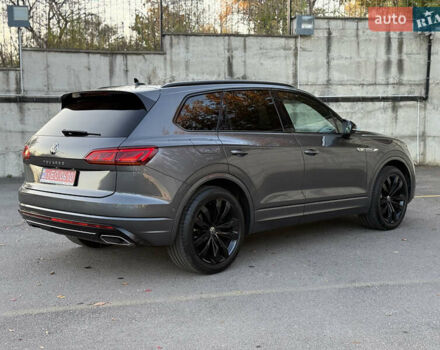 Серый Фольксваген Туарег, объемом двигателя 3 л и пробегом 175 тыс. км за 53999 $, фото 15 на Automoto.ua