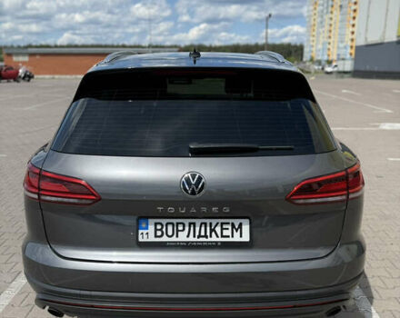 Серый Фольксваген Туарег, объемом двигателя 2.97 л и пробегом 159 тыс. км за 55000 $, фото 5 на Automoto.ua