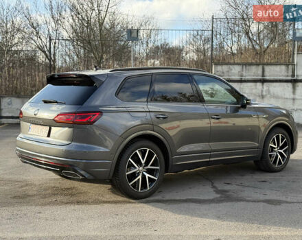 Сірий Фольксваген Туарег, об'ємом двигуна 3 л та пробігом 175 тис. км за 53999 $, фото 20 на Automoto.ua