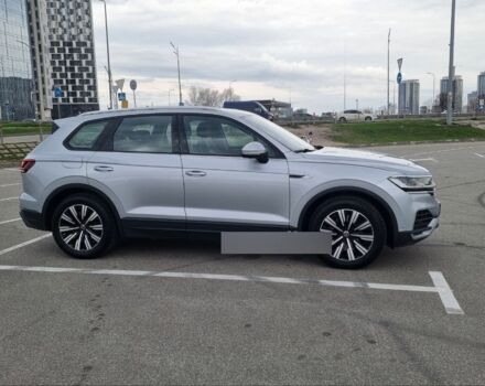 Серый Фольксваген Туарег, объемом двигателя 3 л и пробегом 150 тыс. км за 45000 $, фото 5 на Automoto.ua