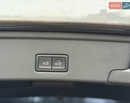 Серый Фольксваген Туарег, объемом двигателя 2.97 л и пробегом 97 тыс. км за 58700 $, фото 36 на Automoto.ua