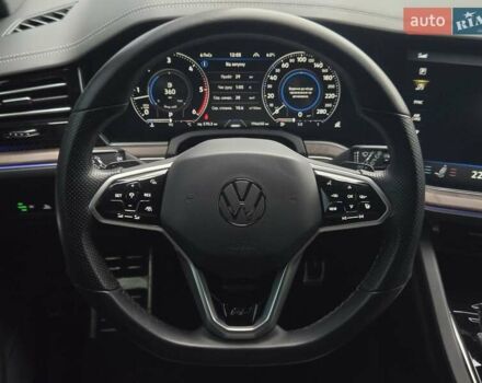 Серый Фольксваген Туарег, объемом двигателя 4 л и пробегом 196 тыс. км за 75900 $, фото 22 на Automoto.ua