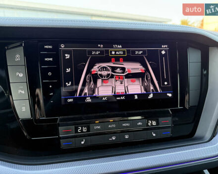 Серый Фольксваген Туарег, объемом двигателя 3 л и пробегом 175 тыс. км за 53999 $, фото 88 на Automoto.ua