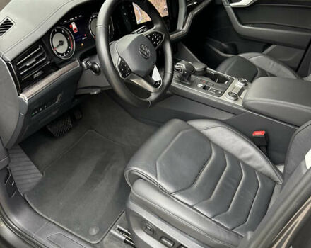 Серый Фольксваген Туарег, объемом двигателя 3 л и пробегом 129 тыс. км за 45500 $, фото 12 на Automoto.ua