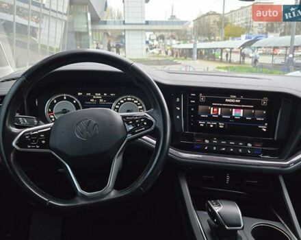 Серый Фольксваген Туарег, объемом двигателя 3 л и пробегом 120 тыс. км за 50300 $, фото 21 на Automoto.ua