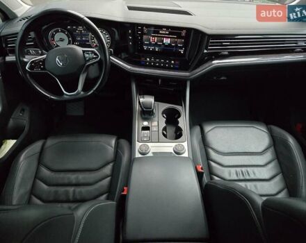 Серый Фольксваген Туарег, объемом двигателя 3 л и пробегом 120 тыс. км за 50300 $, фото 20 на Automoto.ua