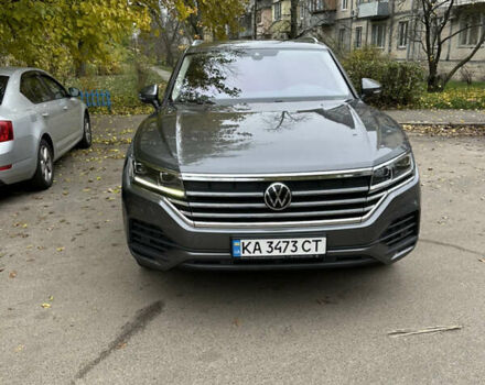 Серый Фольксваген Туарег, объемом двигателя 3 л и пробегом 129 тыс. км за 45500 $, фото 3 на Automoto.ua