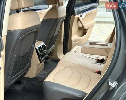 Серый Фольксваген Туарег, объемом двигателя 2.97 л и пробегом 97 тыс. км за 58700 $, фото 31 на Automoto.ua