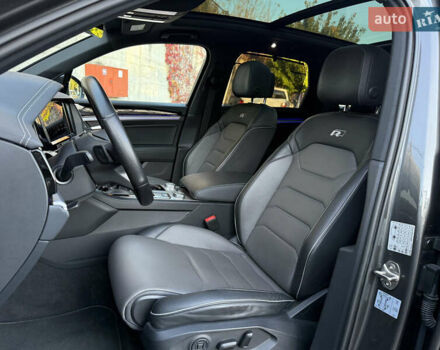 Серый Фольксваген Туарег, объемом двигателя 3 л и пробегом 175 тыс. км за 53999 $, фото 73 на Automoto.ua