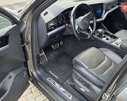 Серый Фольксваген Туарег, объемом двигателя 2.99 л и пробегом 90 тыс. км за 54500 $, фото 49 на Automoto.ua