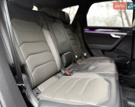 Серый Фольксваген Туарег, объемом двигателя 2.97 л и пробегом 160 тыс. км за 53700 $, фото 34 на Automoto.ua