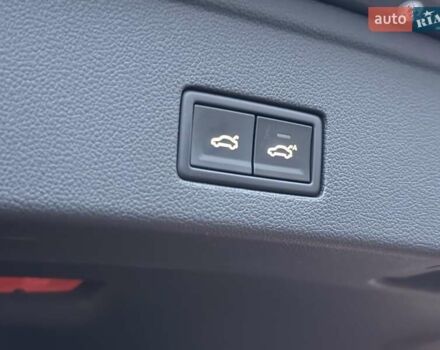 Серый Фольксваген Туарег, объемом двигателя 3 л и пробегом 41 тыс. км за 46900 $, фото 1 на Automoto.ua