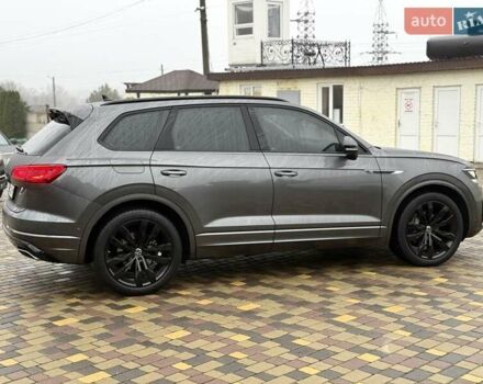 Серый Фольксваген Туарег, объемом двигателя 2.97 л и пробегом 79 тыс. км за 57900 $, фото 5 на Automoto.ua
