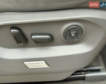 Серый Фольксваген Туарег, объемом двигателя 2.97 л и пробегом 79 тыс. км за 57900 $, фото 28 на Automoto.ua