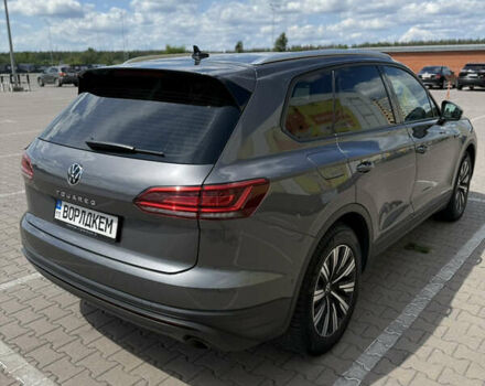 Серый Фольксваген Туарег, объемом двигателя 2.97 л и пробегом 159 тыс. км за 55000 $, фото 4 на Automoto.ua