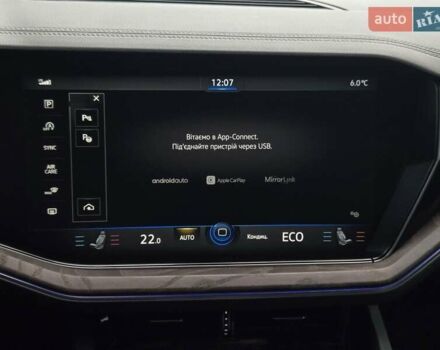 Серый Фольксваген Туарег, объемом двигателя 4 л и пробегом 196 тыс. км за 75900 $, фото 28 на Automoto.ua