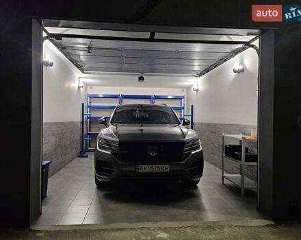 Серый Фольксваген Туарег, объемом двигателя 2.99 л и пробегом 90 тыс. км за 54500 $, фото 5 на Automoto.ua