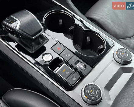 Серый Фольксваген Туарег, объемом двигателя 2.97 л и пробегом 160 тыс. км за 53700 $, фото 45 на Automoto.ua