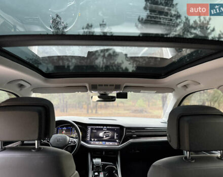 Серый Фольксваген Туарег, объемом двигателя 3 л и пробегом 56 тыс. км за 46900 $, фото 16 на Automoto.ua