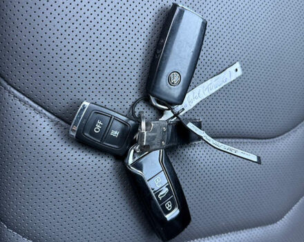 Сірий Фольксваген Туарег, об'ємом двигуна 3 л та пробігом 175 тис. км за 53999 $, фото 93 на Automoto.ua