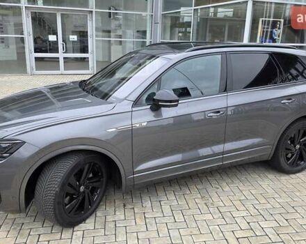 Серый Фольксваген Туарег, объемом двигателя 2.99 л и пробегом 90 тыс. км за 54500 $, фото 24 на Automoto.ua