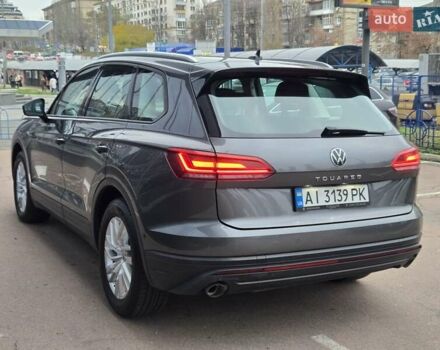 Серый Фольксваген Туарег, объемом двигателя 3 л и пробегом 120 тыс. км за 50300 $, фото 4 на Automoto.ua
