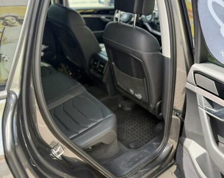 Серый Фольксваген Туарег, объемом двигателя 2.97 л и пробегом 159 тыс. км за 55000 $, фото 13 на Automoto.ua