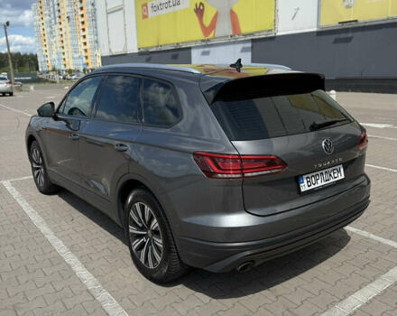 Серый Фольксваген Туарег, объемом двигателя 2.97 л и пробегом 159 тыс. км за 55000 $, фото 3 на Automoto.ua