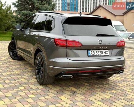 Серый Фольксваген Туарег, объемом двигателя 2.97 л и пробегом 97 тыс. км за 58700 $, фото 4 на Automoto.ua