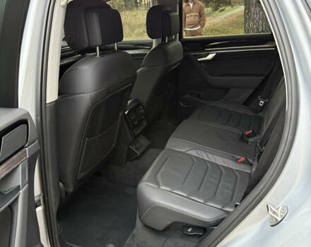 Серый Фольксваген Туарег, объемом двигателя 3 л и пробегом 56 тыс. км за 46900 $, фото 11 на Automoto.ua