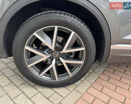 Серый Фольксваген Туарег, объемом двигателя 2.97 л и пробегом 86 тыс. км за 58000 $, фото 8 на Automoto.ua