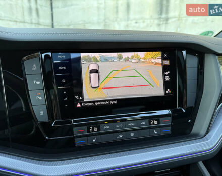 Серый Фольксваген Туарег, объемом двигателя 3 л и пробегом 175 тыс. км за 53999 $, фото 85 на Automoto.ua