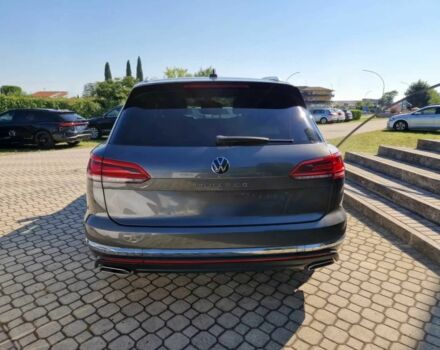 Серый Фольксваген Туарег, объемом двигателя 3 л и пробегом 19 тыс. км за 31000 $, фото 3 на Automoto.ua