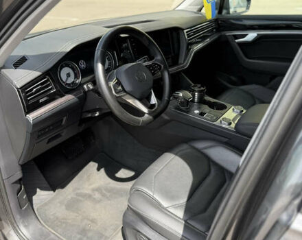 Серый Фольксваген Туарег, объемом двигателя 2.97 л и пробегом 159 тыс. км за 55000 $, фото 8 на Automoto.ua