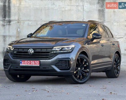 Серый Фольксваген Туарег, объемом двигателя 3 л и пробегом 175 тыс. км за 53999 $, фото 16 на Automoto.ua