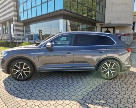 Серый Фольксваген Туарег, объемом двигателя 3 л и пробегом 19 тыс. км за 31000 $, фото 2 на Automoto.ua