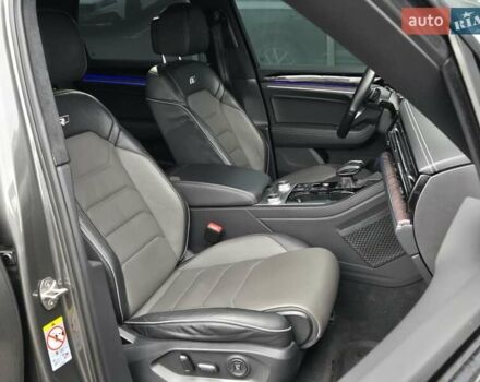 Серый Фольксваген Туарег, объемом двигателя 4 л и пробегом 196 тыс. км за 75900 $, фото 10 на Automoto.ua