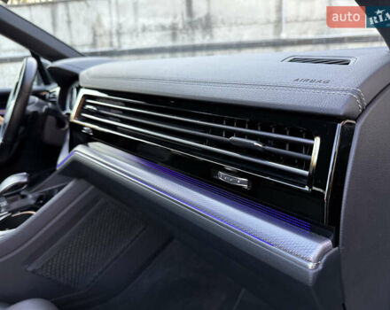 Серый Фольксваген Туарег, объемом двигателя 3 л и пробегом 175 тыс. км за 53999 $, фото 39 на Automoto.ua