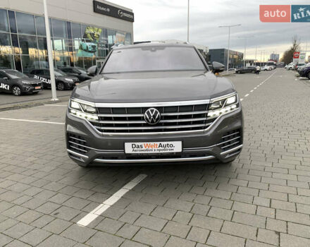 Сірий Фольксваген Туарег, об'ємом двигуна 2.97 л та пробігом 110 тис. км за 56000 $, фото 4 на Automoto.ua