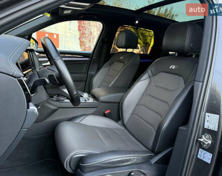 Серый Фольксваген Туарег, объемом двигателя 3 л и пробегом 175 тыс. км за 53999 $, фото 74 на Automoto.ua