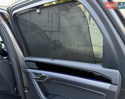 Серый Фольксваген Туарег, объемом двигателя 3 л и пробегом 175 тыс. км за 53999 $, фото 58 на Automoto.ua