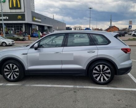 Серый Фольксваген Туарег, объемом двигателя 3 л и пробегом 150 тыс. км за 45000 $, фото 1 на Automoto.ua