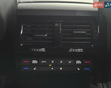 Серый Фольксваген Туарег, объемом двигателя 4 л и пробегом 196 тыс. км за 75900 $, фото 26 на Automoto.ua