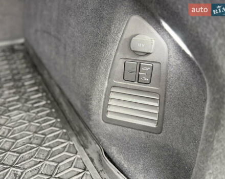 Серый Фольксваген Туарег, объемом двигателя 2.97 л и пробегом 160 тыс. км за 53700 $, фото 57 на Automoto.ua