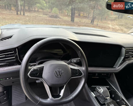Серый Фольксваген Туарег, объемом двигателя 3 л и пробегом 56 тыс. км за 46900 $, фото 17 на Automoto.ua