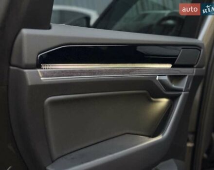 Серый Фольксваген Туарег, объемом двигателя 3 л и пробегом 41 тыс. км за 46900 $, фото 5 на Automoto.ua