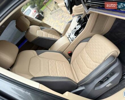 Серый Фольксваген Туарег, объемом двигателя 2.97 л и пробегом 79 тыс. км за 57900 $, фото 27 на Automoto.ua