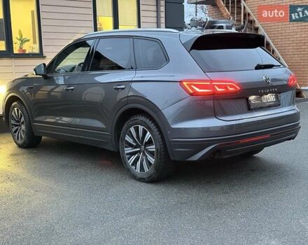 Серый Фольксваген Туарег, объемом двигателя 3 л и пробегом 41 тыс. км за 46900 $, фото 8 на Automoto.ua