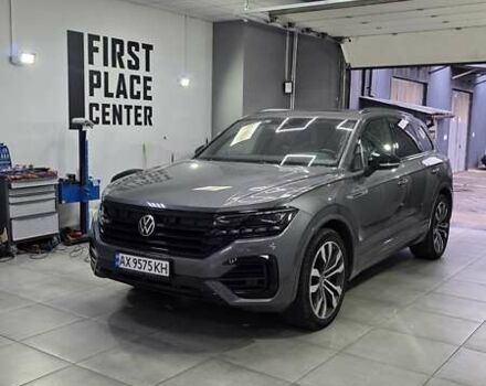 Серый Фольксваген Туарег, объемом двигателя 2.99 л и пробегом 90 тыс. км за 54500 $, фото 1 на Automoto.ua