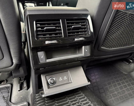 Серый Фольксваген Туарег, объемом двигателя 2.97 л и пробегом 160 тыс. км за 53700 $, фото 30 на Automoto.ua